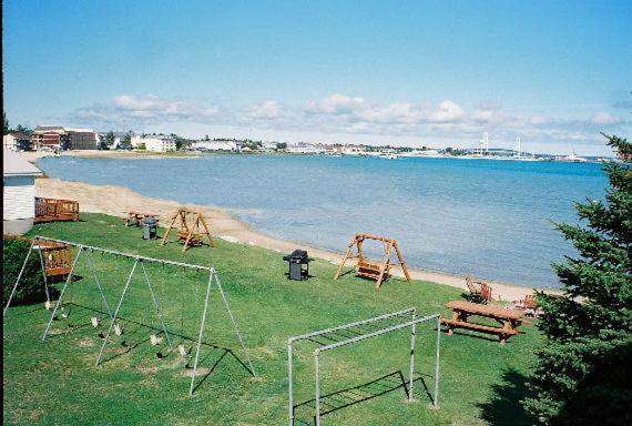 Sunrise Beach Motel Mackinaw City Ngoại thất bức ảnh