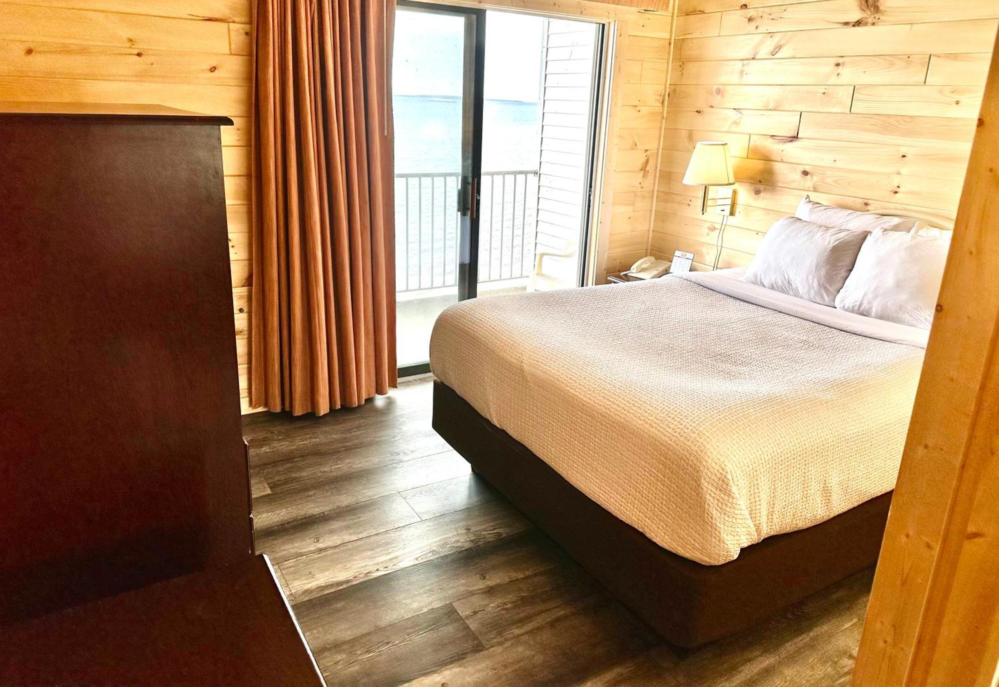 Sunrise Beach Motel Mackinaw City Ngoại thất bức ảnh