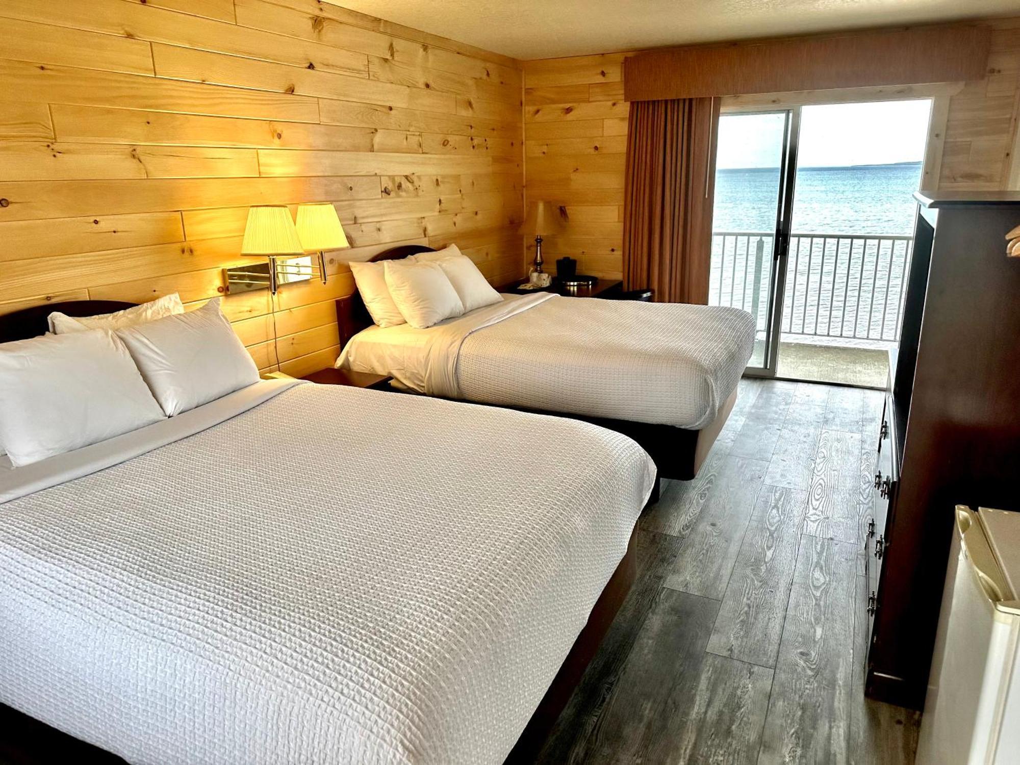 Sunrise Beach Motel Mackinaw City Ngoại thất bức ảnh