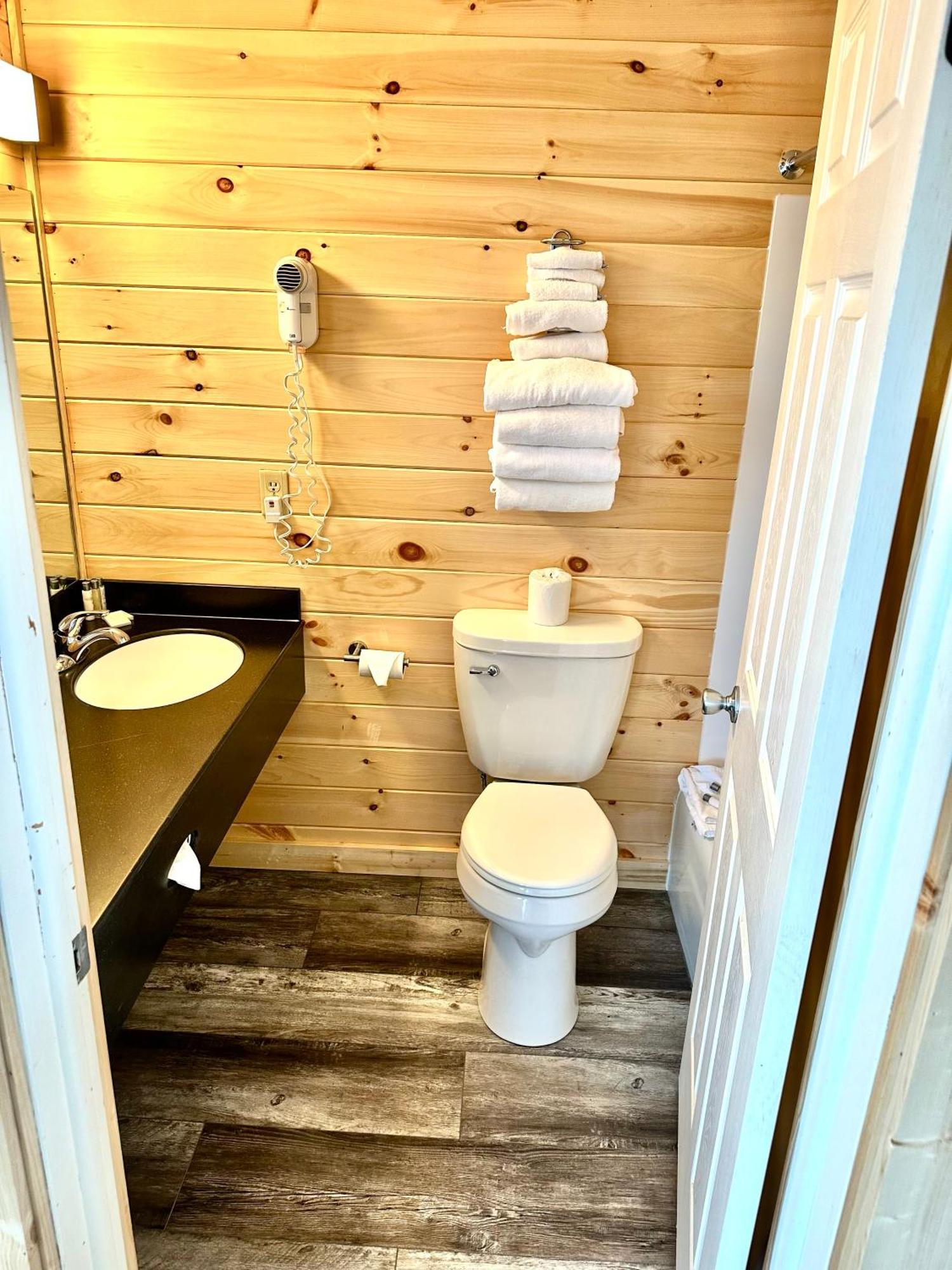 Sunrise Beach Motel Mackinaw City Ngoại thất bức ảnh