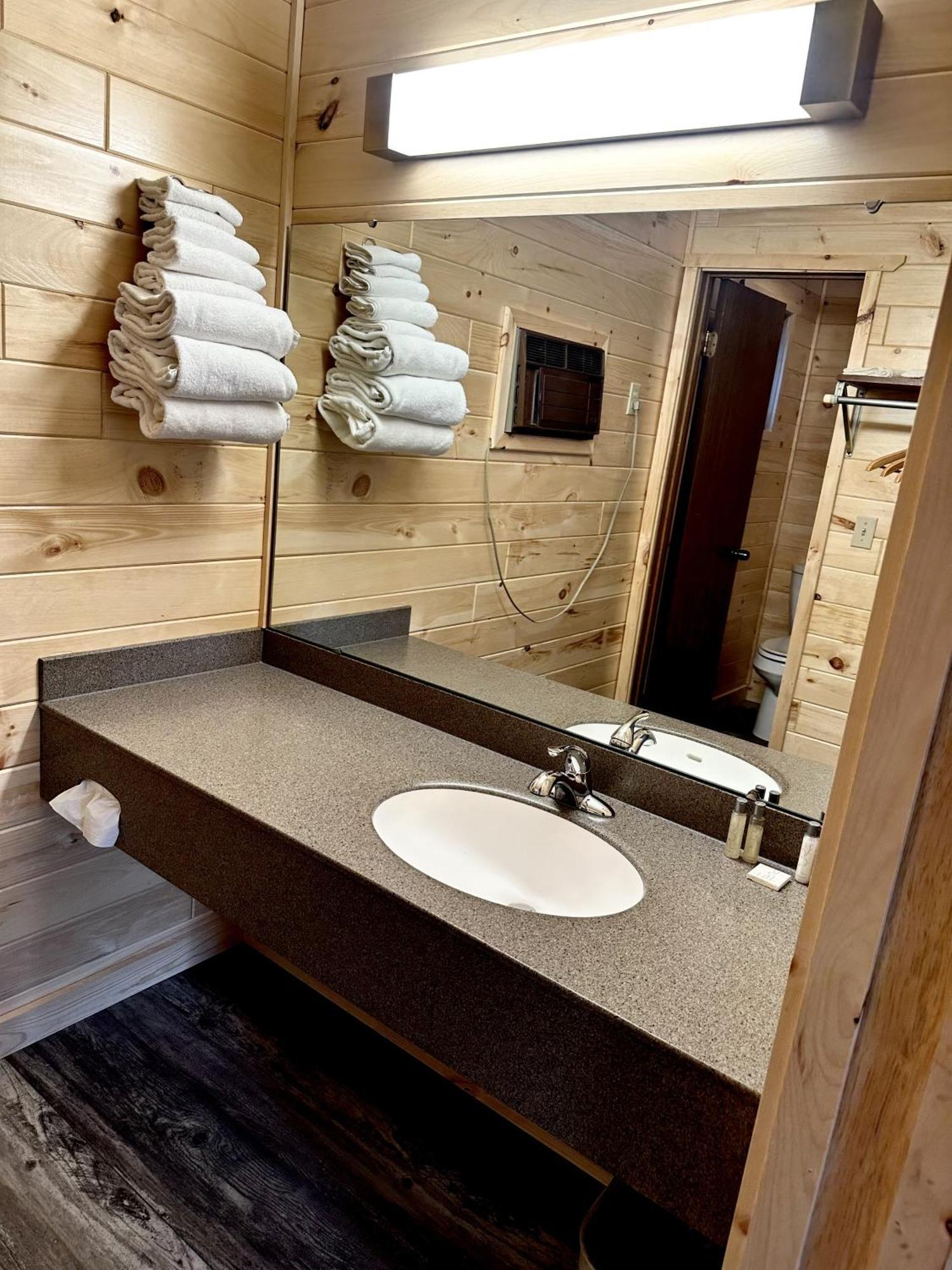 Sunrise Beach Motel Mackinaw City Ngoại thất bức ảnh