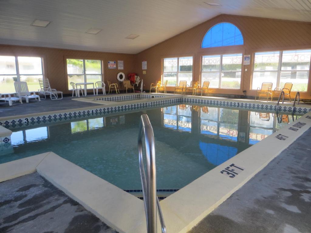 Sunrise Beach Motel Mackinaw City Ngoại thất bức ảnh