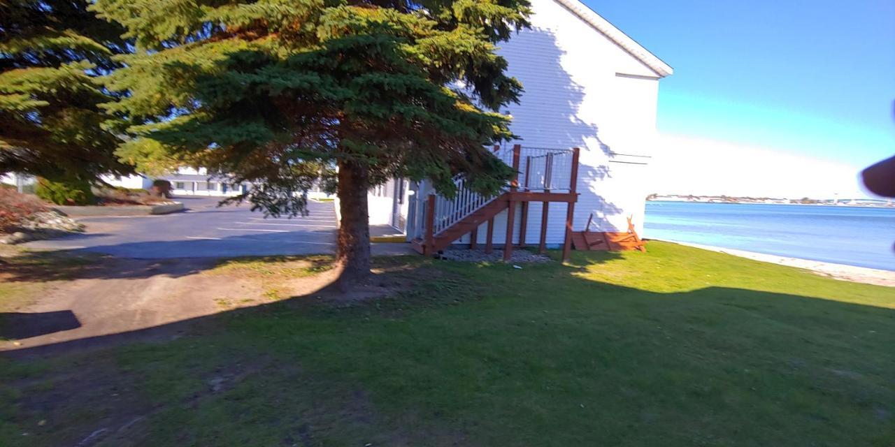 Sunrise Beach Motel Mackinaw City Ngoại thất bức ảnh