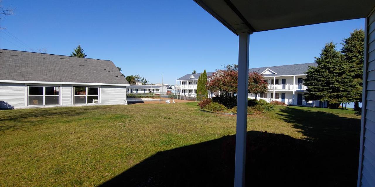 Sunrise Beach Motel Mackinaw City Ngoại thất bức ảnh